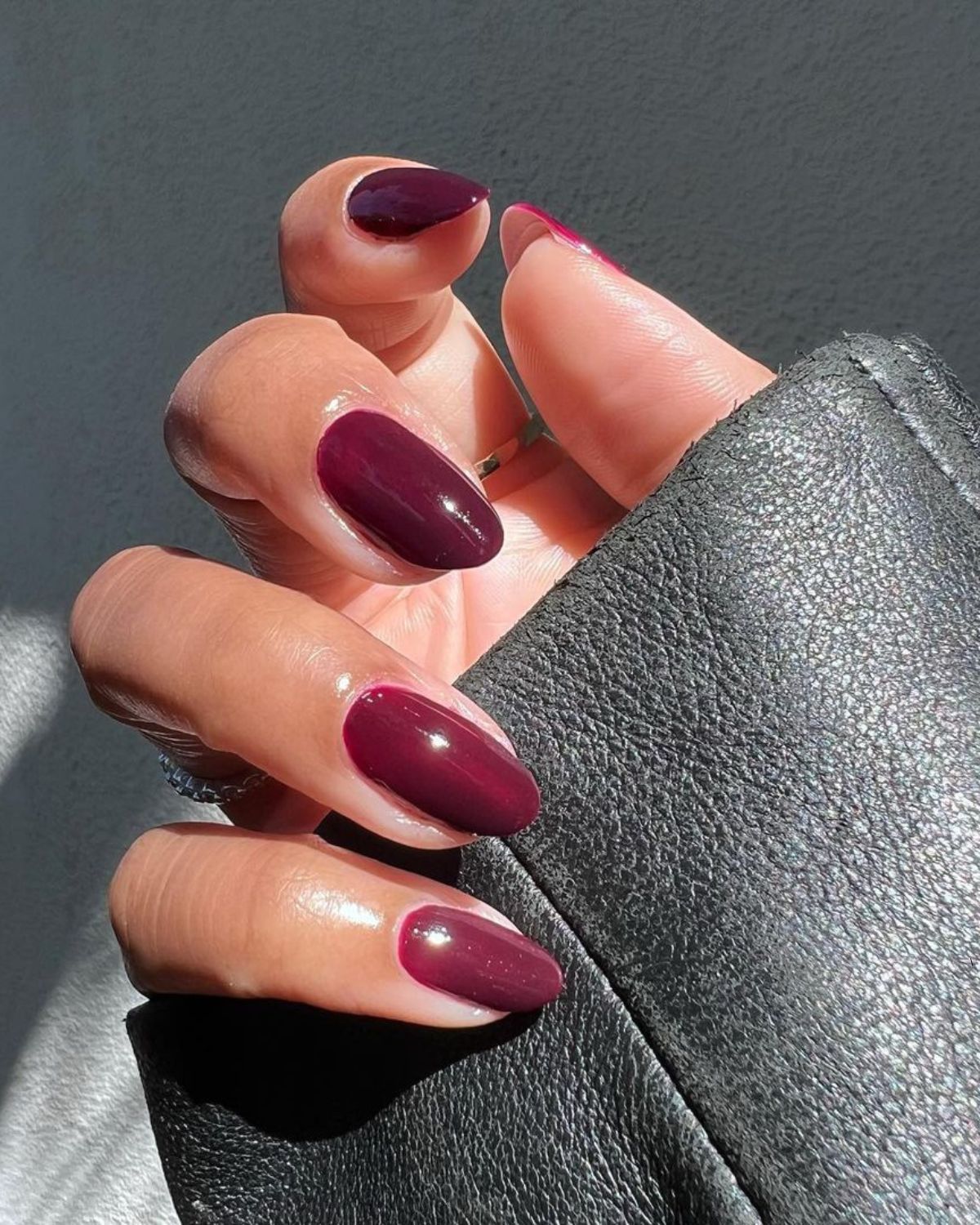 burgundy-nails-309204-1693493974033-main