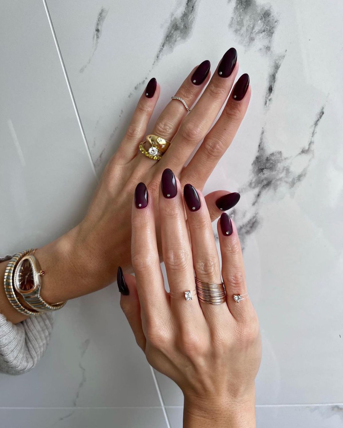 burgundy-nails-309204-1693494128934-main